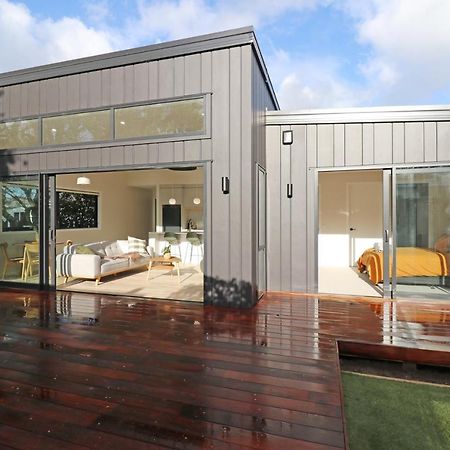 The Mod Box Villa Invercargill Exterior photo